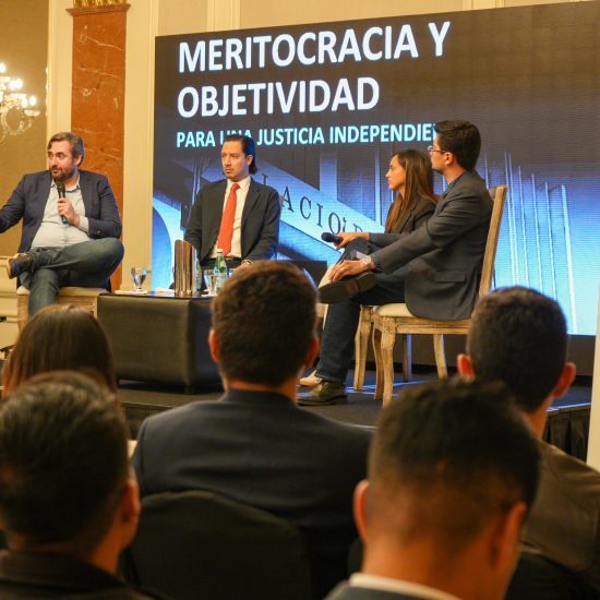 Foro “Meritocracia y objetividad para una justicia independiente”